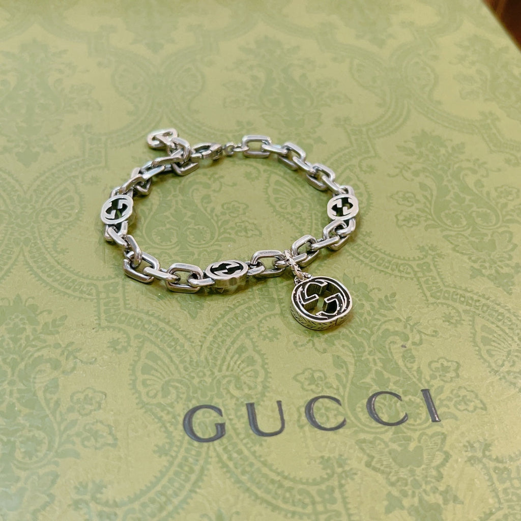 Double Gucci Interlocking Gucci Pendant Bracelet